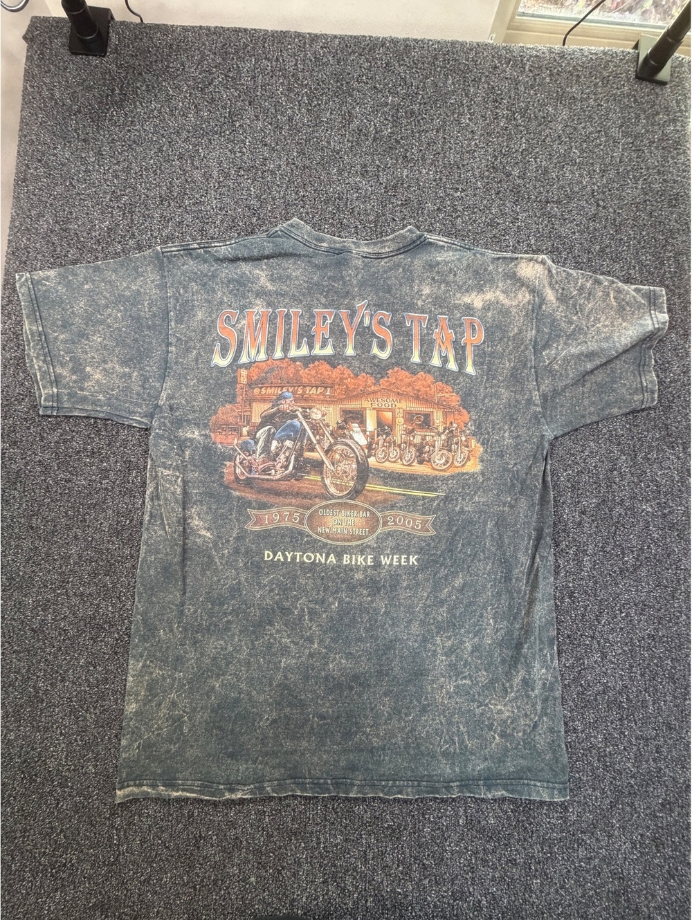 Vintage 2005 Smiley’s Tap Daytona Bike Week T Shirt L Acid Wash Biker Pocket Tee